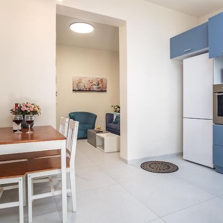 Port City Haifa - Luxury Apartments 50 Mtrs From The Beach Eksteriør bilde
