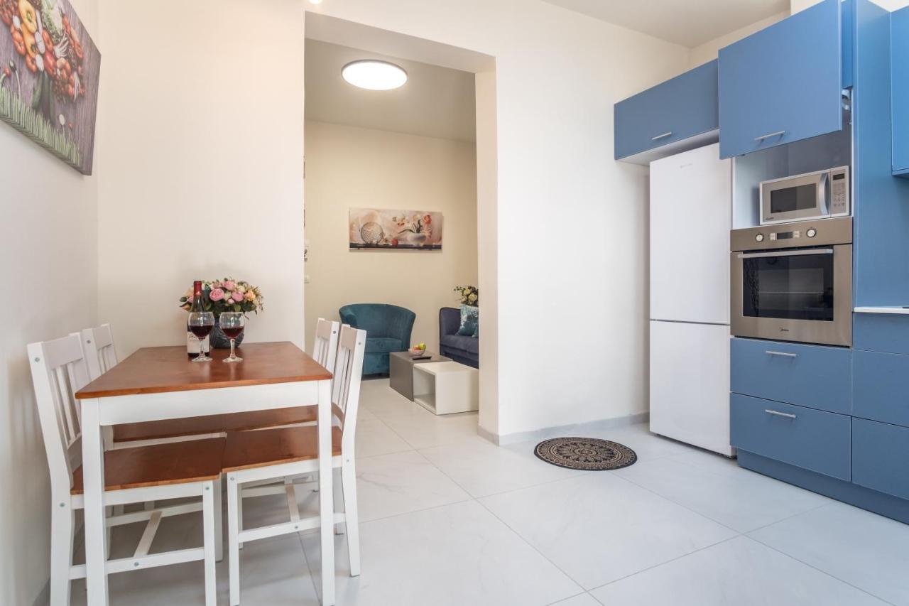 Port City Haifa - Luxury Apartments 50 Mtrs From The Beach Eksteriør bilde